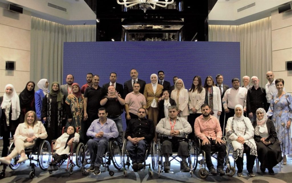 رئيس منظمة أمان يشارك في حفل اختتام برنامج تطوير مُجمِّعات الأعمال للأشخاص ذوي الإعاقة.